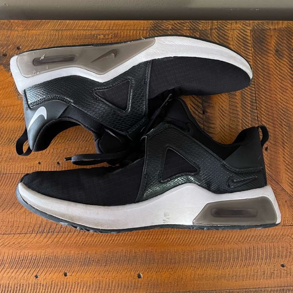 Nike Air Max Bella TR 5 Women’s Workout Sneakers